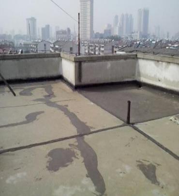 克拉玛依市漏水维修 楼顶漏水是什么原因，楼顶漏水维修方法是什么?